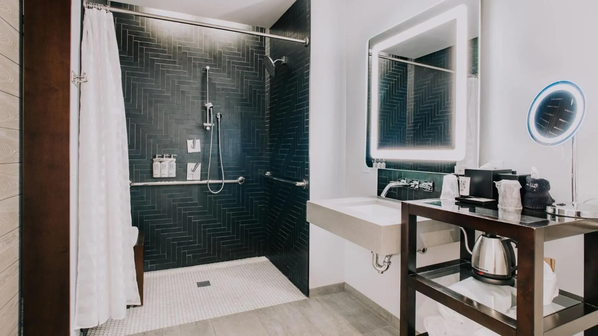 The Maven Hotel At Dairy Block Denver